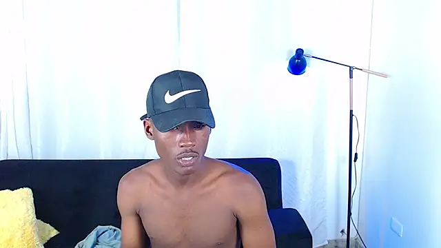 alexaandro18 webcam