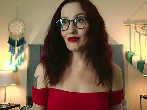IberianMoonMK live cam on StripChat