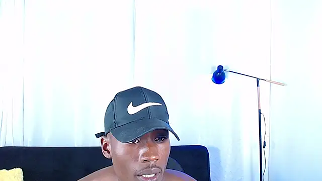alexaandro18 live cam on StripChat