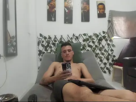 Latins_Boss webcam