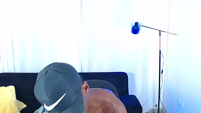 alexaandro18 webcam