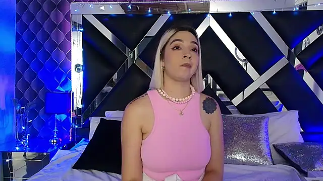 victoriaa_lee_ - Victoriaa_lee_'s free webcam - UK Sex Cams