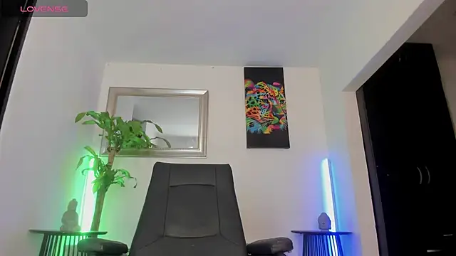 Naughty_Blue webcam