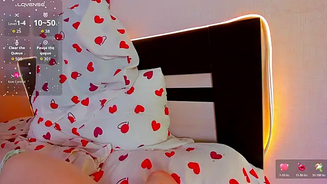 lexxxxxxi - Lexxxxxxi's free webcam - UK Sex Cams