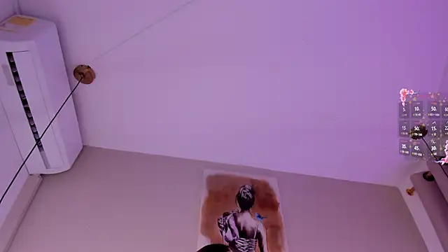 AlyssiaDanger live cam on StripChat