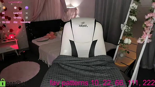 Cassies-Sandyy live cam on StripChat