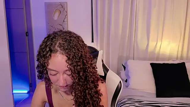ChloeMoreti webcam