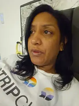 LadyNahir webcam