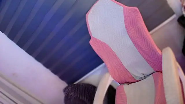 fuckingnaughtyjade webcam