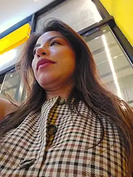 Karen_San_Miguel live cam on StripChat