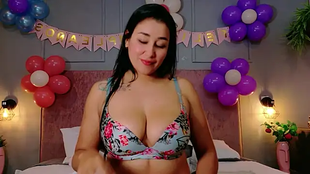 Busty_Zay webcam