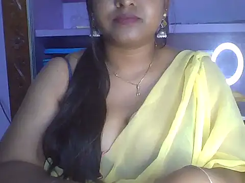Tamil_Kuttyma webcam