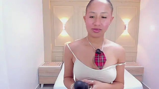 LESLYSIMPSON live cam on StripChat