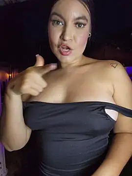 Pretty_Julieta webcam
