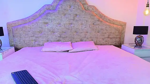 ZenyaVirelli webcam