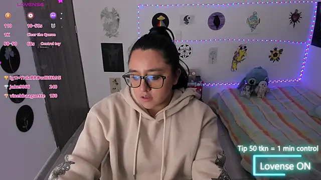 Cherry_blush_ live cam on StripChat