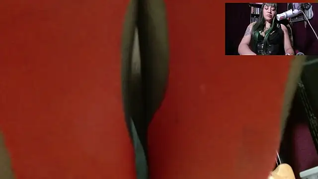 MeGoddesSara webcam
