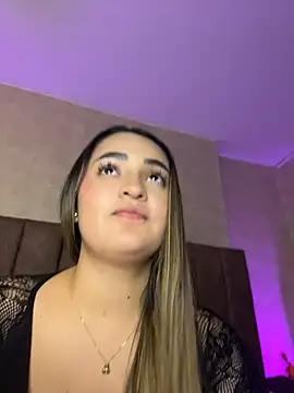 Antonella_Juliet... Live Webcam on Stripchat