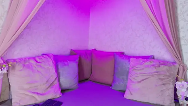 LolaGray__ webcam