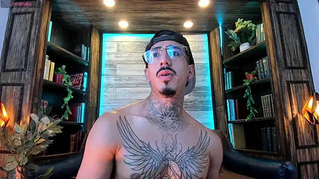 Donovan_Desmond webcam