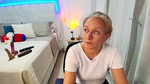 Naty_Stone live cam on StripChat