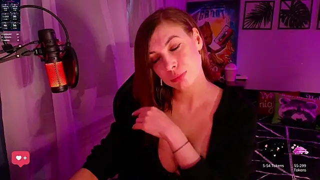 LadyLLS webcam