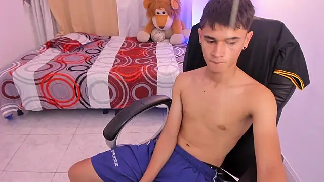 Aron_Boyy webcam