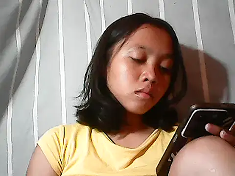 Yours_AsianPinayGirl18 webcam