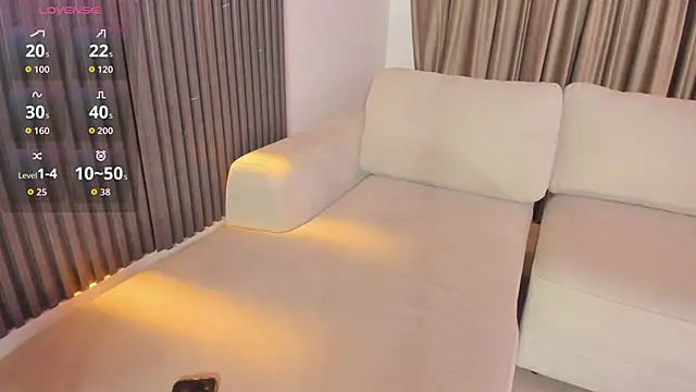 Sarah_Stone_ live cam on StripChat