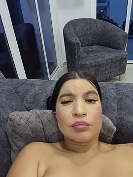Pretty_Julieta webcam