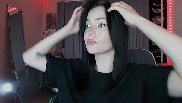 cutefrendlyuser live cam on StripChat