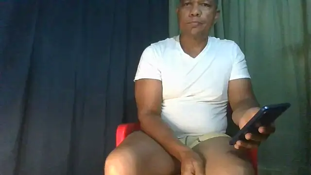 bigblackcock75 webcam