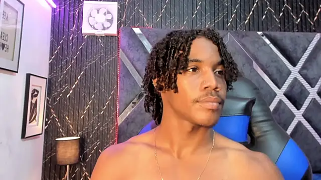 axel_silva4 live cam on StripChat