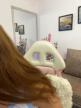 MiaaLoren webcam