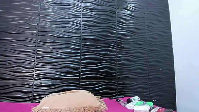 Melody_Megann webcam