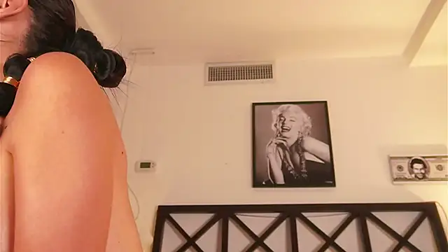 LunaMystyque webcam