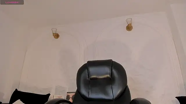 MiaFarrell_ webcam