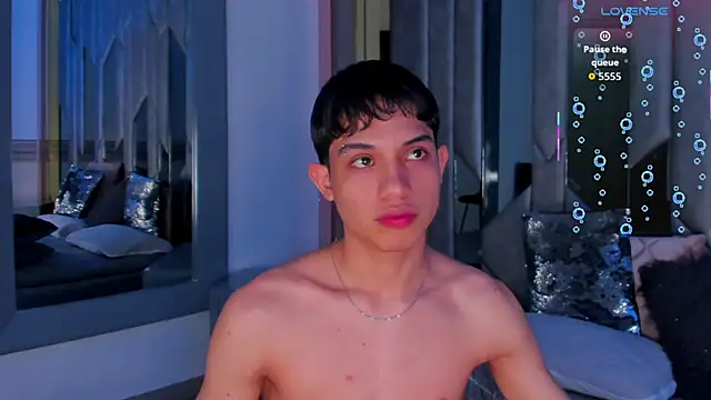 Sebax_Young webcam