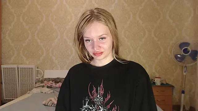 Kitkaat00 live cam on StripChat