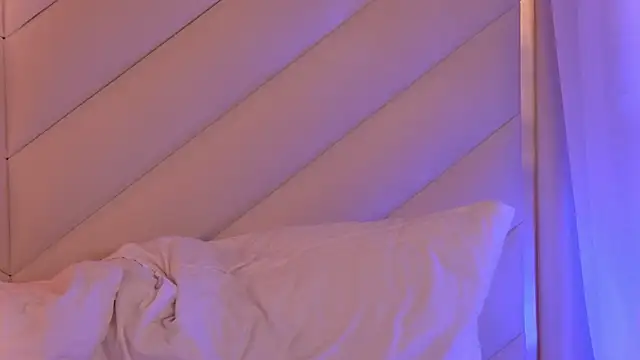 ArianaMell webcam