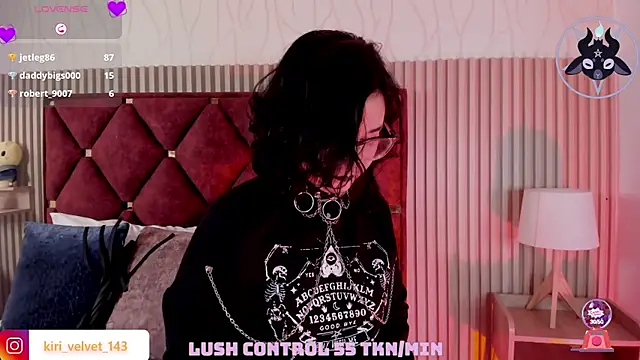 Kiri_Velvet webcam