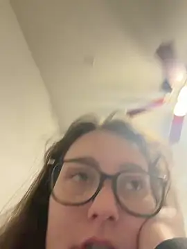 julia4thewin webcam