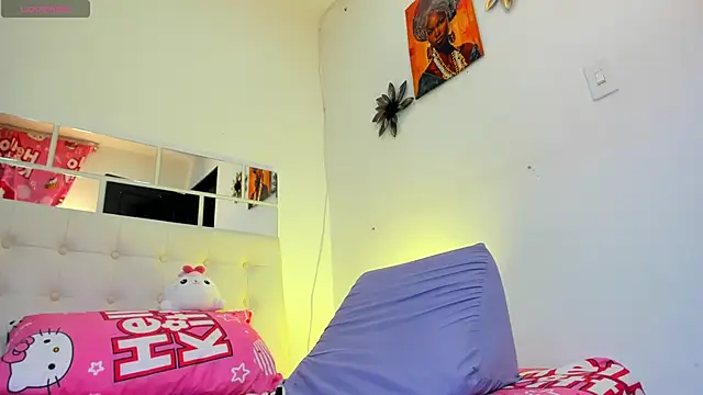 MiaEvans0 webcam