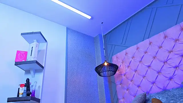 Mia-Hornny webcam