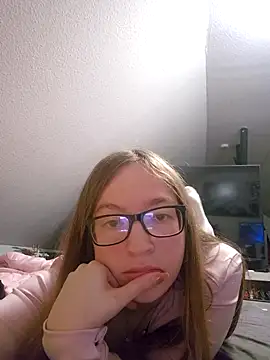 Freaky-Doll webcam