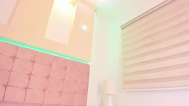Meghan_candy webcam