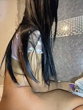 Messy-Diana_ webcam