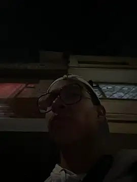 andres_boy252 (M twink) - cum show in the park public 🔥😈