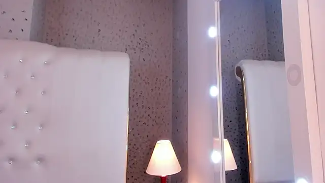 DamelisGrey live cam on StripChat