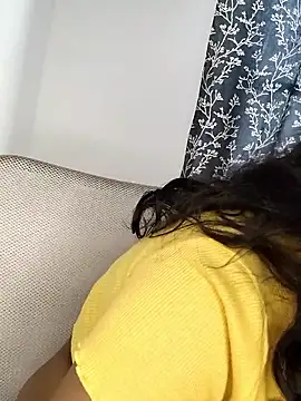axy1_1 (F young) - Boobs show